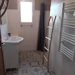 Jolie Maison Moderne Avec Piscine Chauffée 4 Ch Et Jardin *