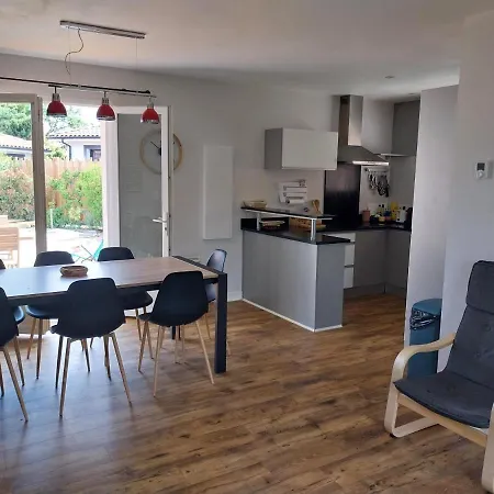 Jolie Maison Moderne Avec Piscine Chauffée 4 Ch Et Jardin * Mimizan