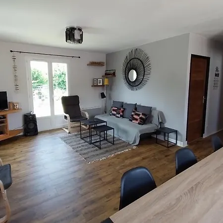 Jolie Maison Moderne Avec Piscine Chauffee 4 Ch Et Jardin Holiday home