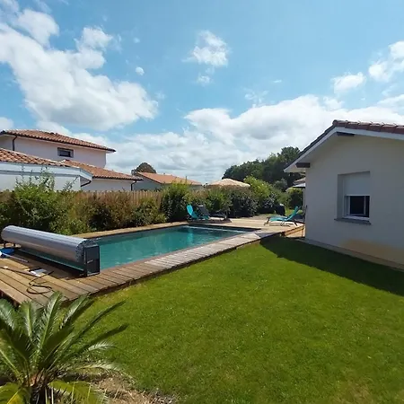 Jolie Maison Moderne Avec Piscine Chauffee 4 Ch Et Jardin Holiday home Mimizan